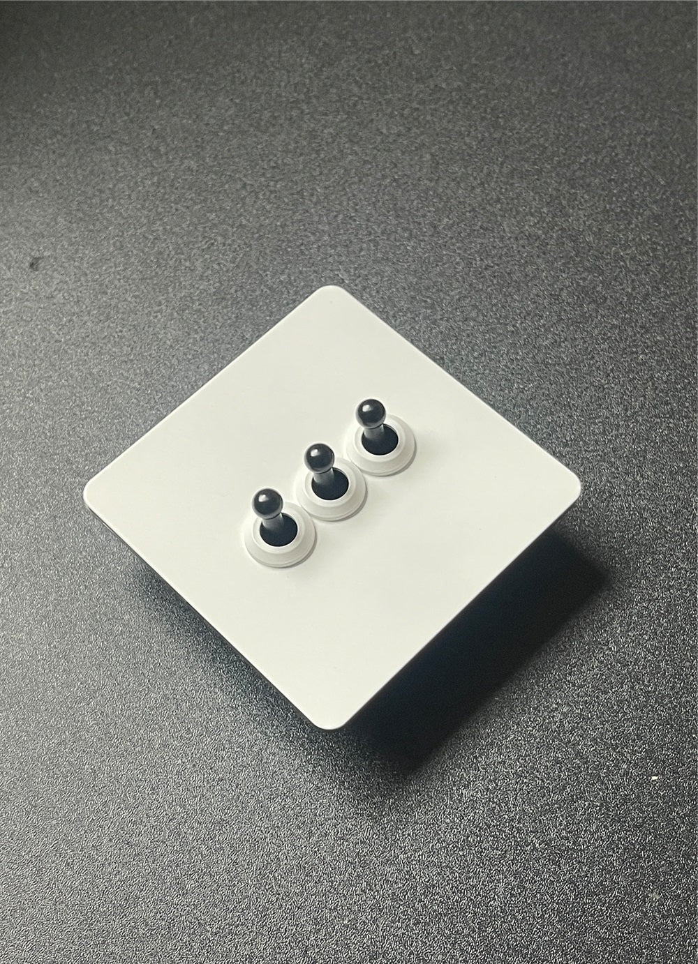 LIWBET White Color Lamp Switch and Retro style 1 Gang / 2 Gang / 3 Gang / 4 Gang light switch with Socket